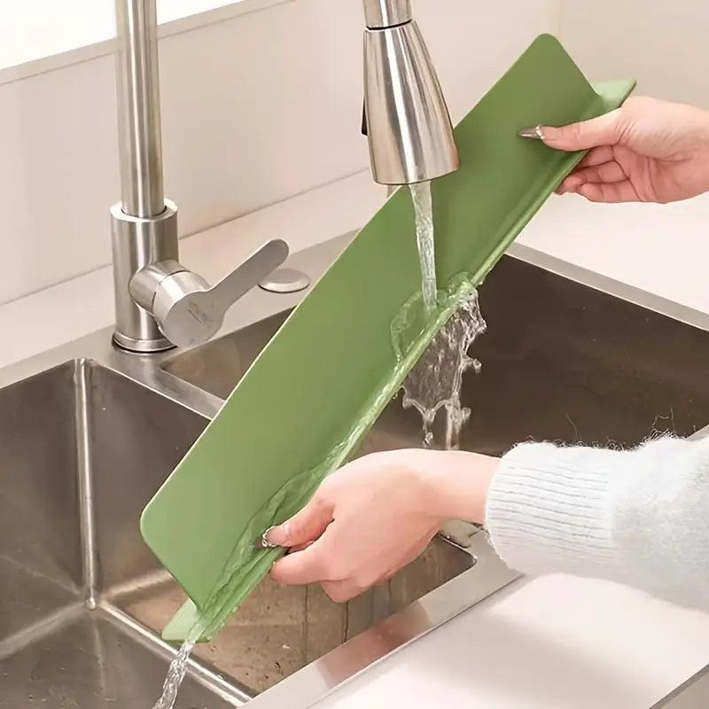 Silicone Anti-Splash Sink Guard Made from flexible, Food-grade silicone